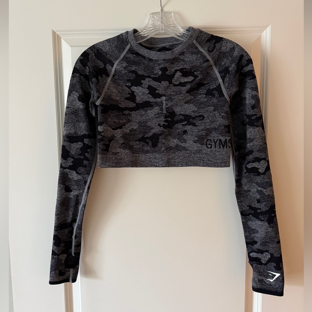 Gymshark Camo Long-Sleeve Crop Top - Black & Grey
